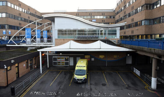 Nottingham Hospitals failed to send more than 400,000 letters – BBC