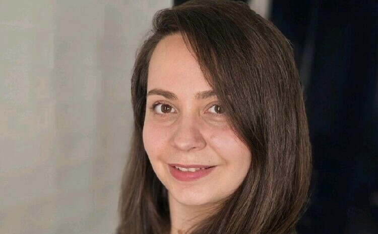 Dr Maryam Mehrnezhad, from the information security department at Royal Holloway smiling